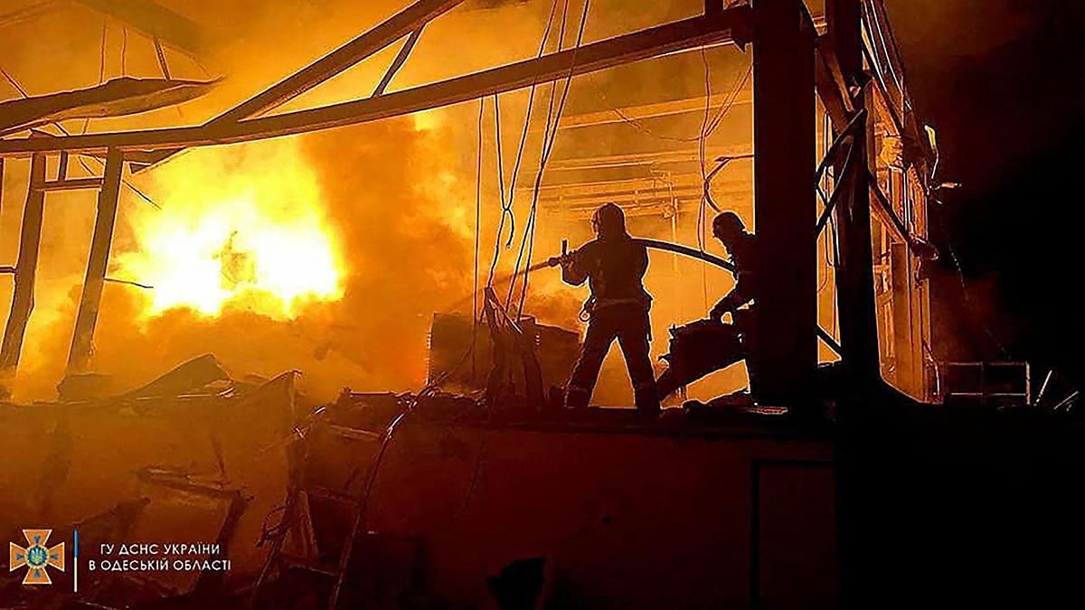 Incêndio num centro comercial em Odessa