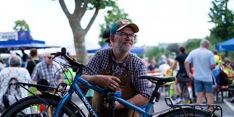 Hundreds of bicycle advocates rally for more room - Vimarsana News