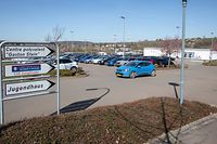 Das medizinische Zentrum soll auf der linken Seite des Parkplatzes entstehen.