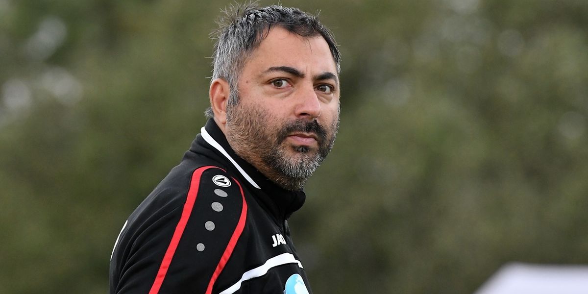 Frederic Di Biase coach Luna Oberkorn / Football Division 2 Serie 2  Luxembourg /5ème journée  Saison 2016-2017  / 02.10.2016 / AS Luxembourg Porto - Luna Oberkorn / Terrain 2 de Cessange Luxembourg / Photo : Michel Dell’Aiera