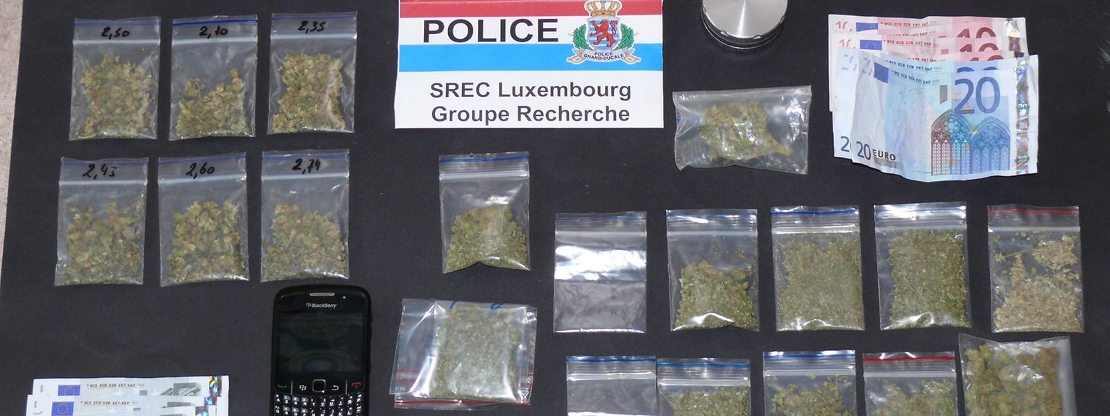 Les saisies de cannabis ont représenté 70% du volume de drogues intercepté au Luxembourg en 2019. Le nombre et la quantité de cannabis saisi sont à la hausse (un pic de 371 kg a été atteint en 2019)