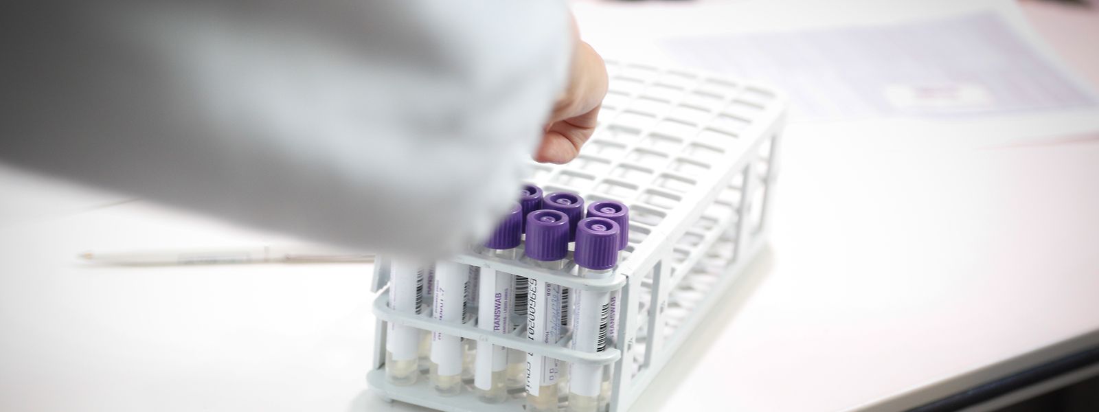 Luxemburg sei Opfer seiner erfolgreichen Teststrategie, schreibt Santé-Direktor Jean-Claude Schmit in einer Circulaire an die Ärzteschaft.