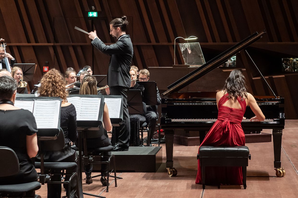 Luxembourg Wind Orchestra - LWO - "Hope" - Luxembourg - Ville - Philharmonie - 12/03/2022 - photo: claude piscitelliLuxembourg Wind Orchestra - LWO - "Hope" - Luxembourg - Ville - Philharmonie - 12/03/2022 - photo: claude piscitelli
Luxembourg Wind Orchestra
Philippe Noesen direction
Zala Kravos piano
Maurice Clement orgue