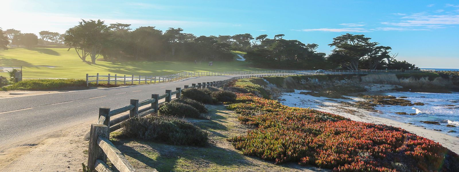Der 17-Miles-Drive in Kalifornien führt am Pazifik und an mehreren Golfplätzen entlang. 