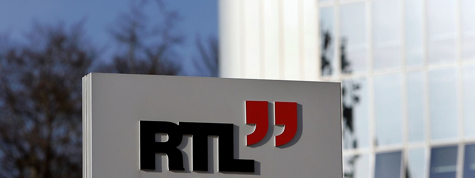 Die RTL Group mit Sitz in Luxemburg ist zu 75,1 Prozent im Besitz der Bertelsmann AG.