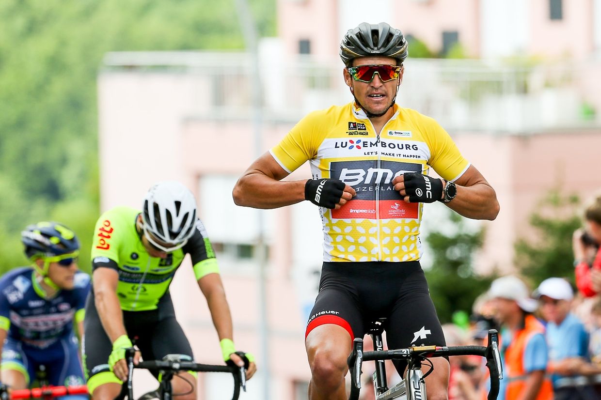 Greg Van Avermaet (B/BMC) sichert sich die letzte Etappe und den Gesamtsieg.