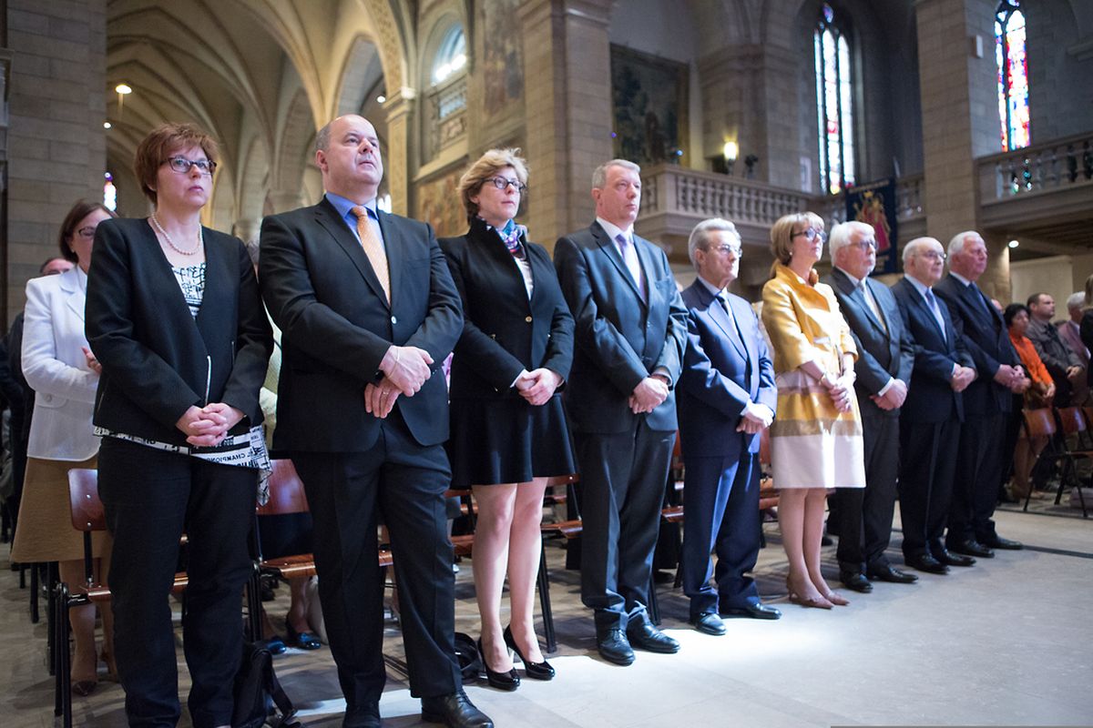 Octave Messe pontificale avec renouvellement de la consecration a Notre-Dame 25.05.14 Joaquim Valente