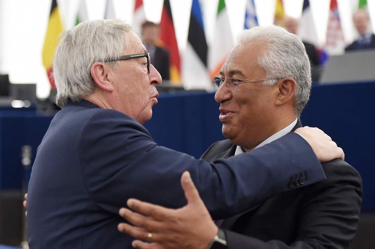 António Costa foi recebido no Parlamento Europeu pelo seu presidente Jean-Claude Juncker.