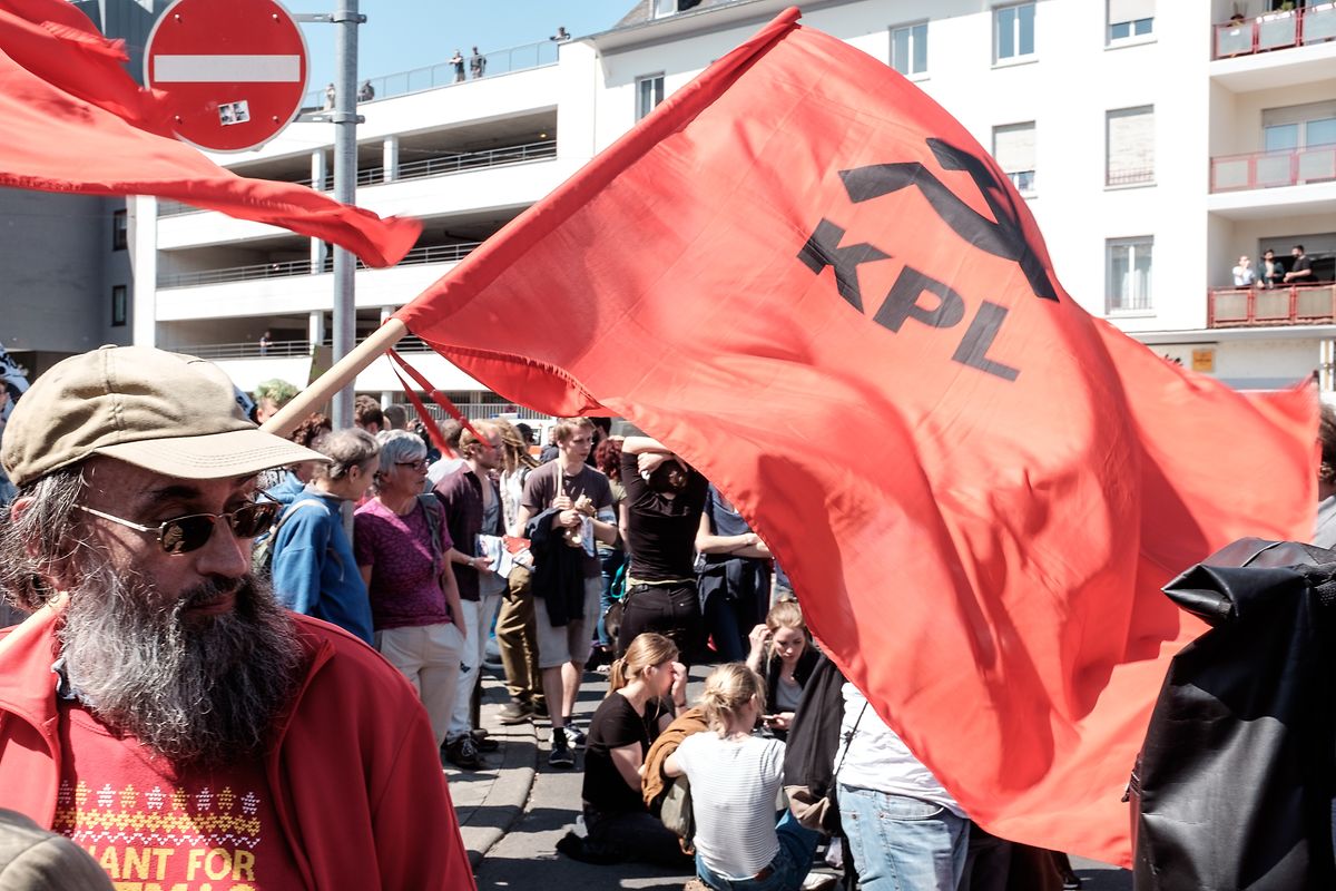 In Trier fanden am Samstag mehrere Demonstrationen statt. Die einen Teilnehmer waren für, die anderen gegen die Ehrung von Karl Marx. 