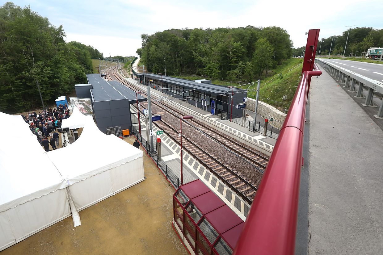 Blick auf den neuen Bahnhof Sandweiler-Contern.