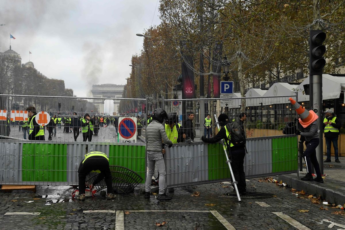 In einigen Teilen von Paris sind die Proteste ausgeartet.