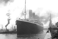 Die Titanic vor dem Auslaufen in Southampton. Nach Molonys Theorie soll es zu diesem Zeitpunkt bereits seit Tagen im Kohlenbunker gebrannt haben. 