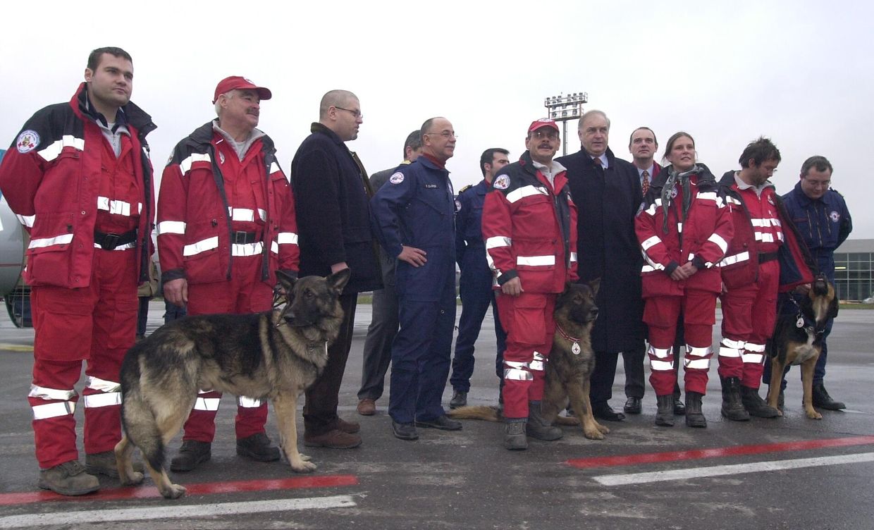 In 2003, Luxembourg Air Rescue sent two jets to Bam (Iran).  With the Luxembourg Red Cross rescue dog team, he helps out after a serious earthquake.