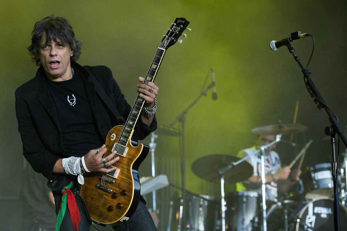 Foto de arquivo de 27 maio 2010 do guitarrista Zé Pedro, da Banda Xutos & Pontapés que morreu hoje aos 61 anos, 30 novembro 2017. MIGUEL A. LOPES/LUSA