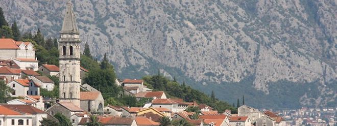 Das kleine Land im Balkan ist bei Touristen wegen der malerischen Bucht von Kotor bekannt.