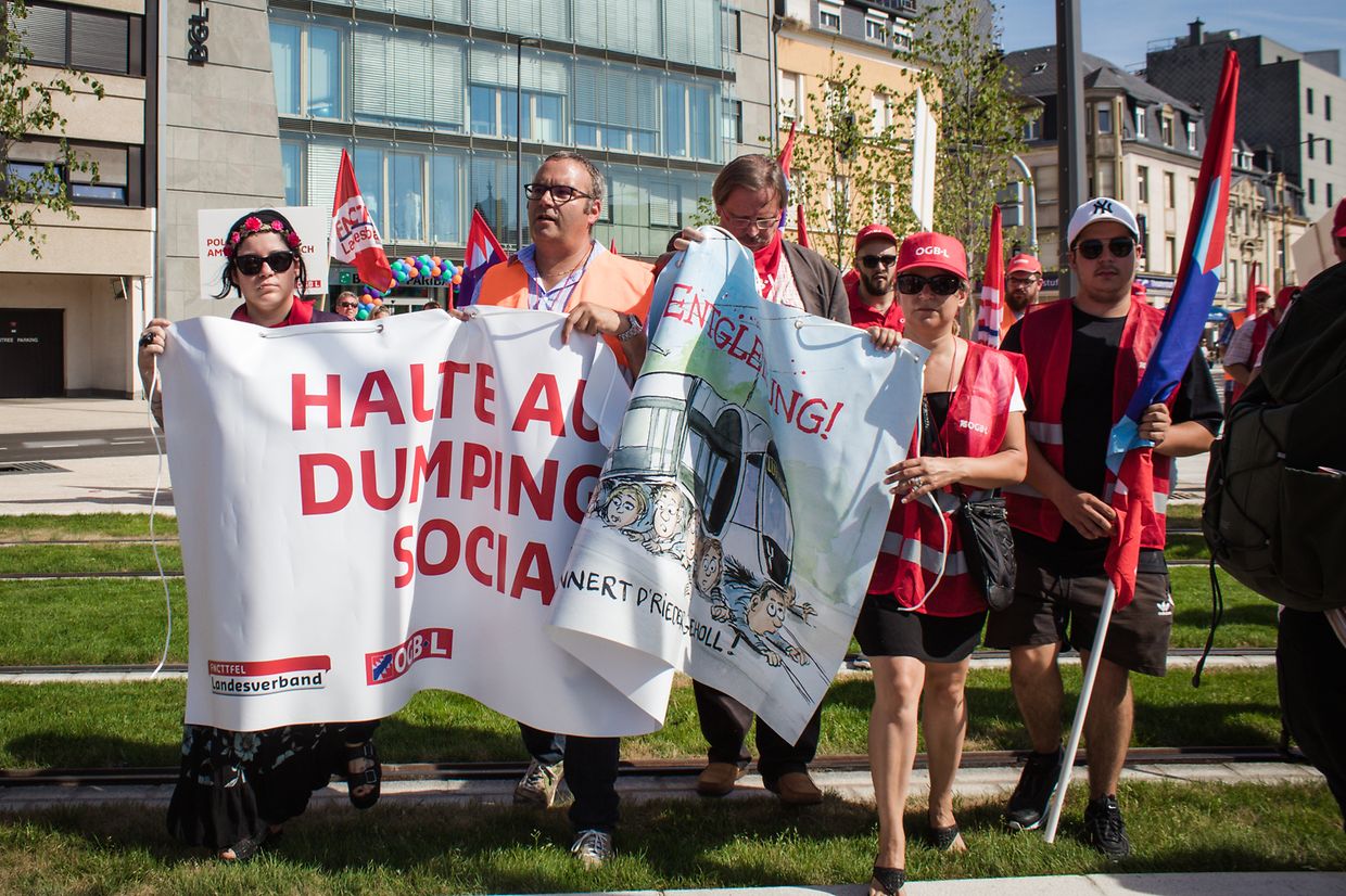 Piquet de protestation à l’occasion de l’inauguration de trois nouvelles stations de tramway 