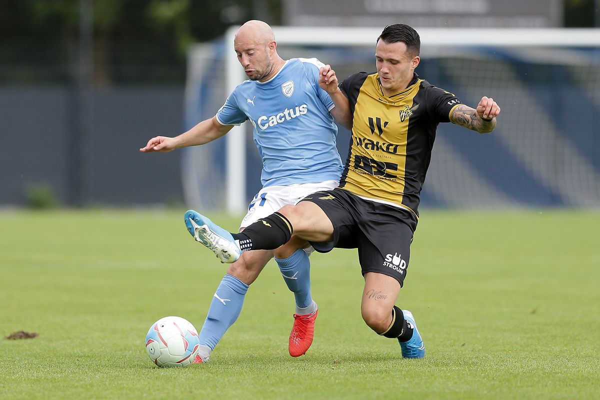 Mayron de Almeida (à dr., en jaune) et le Progrès ont buté sur le Racing de Jonathan Hennetier (à dr.), dimanche au stade Achille Hammerel (1-1)