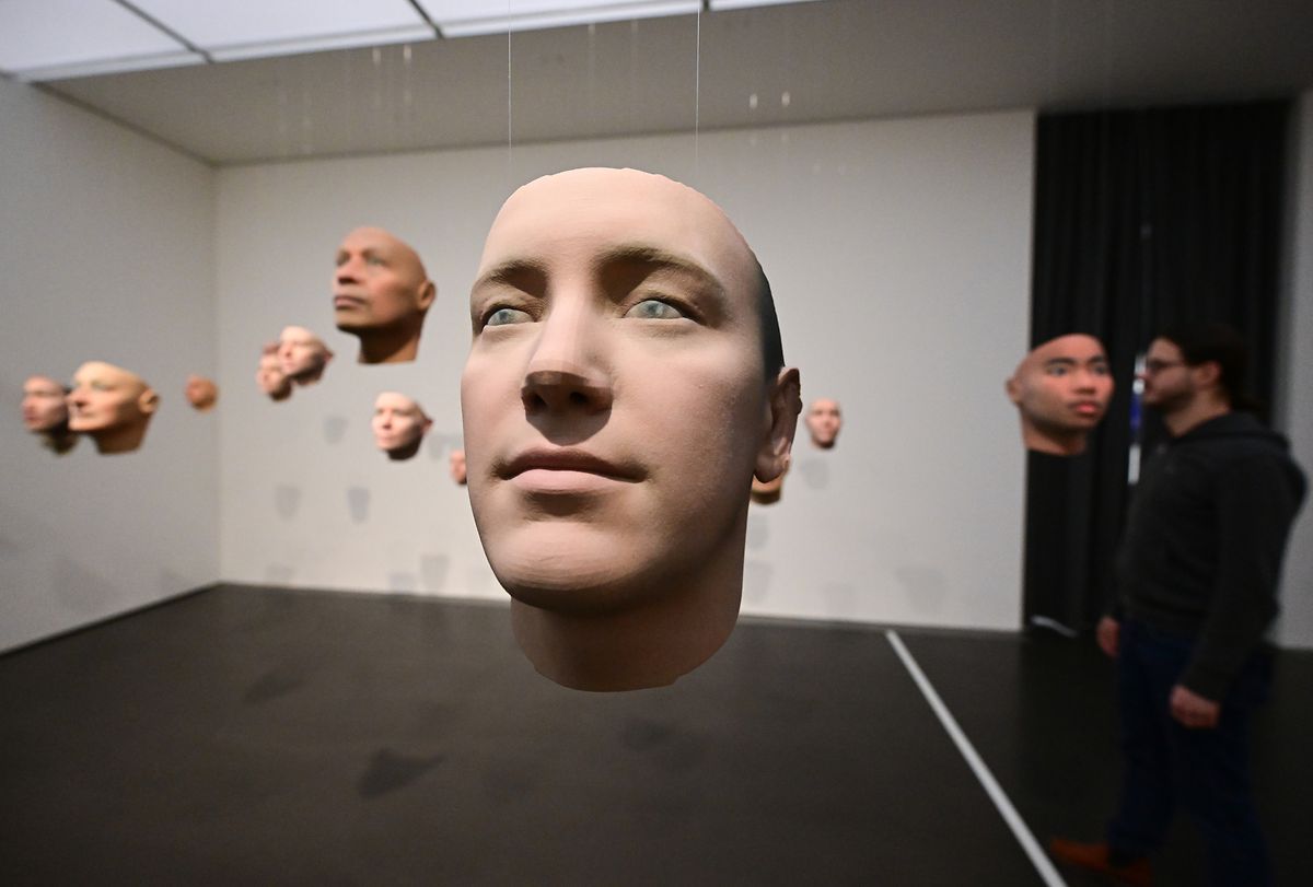 Die 30 in Stuttgart ausgestellten Masken der US-Künstlerin Heather Dewey-Hagborg in „Probably Chelsea“ unterscheiden sich zwar, sie stammen aber alle aus einer genetischen Probe Mannings.