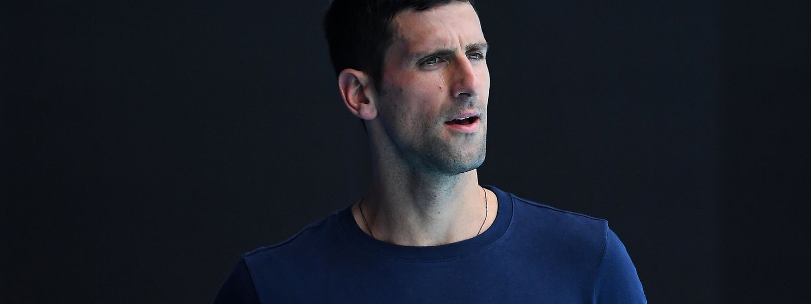 Novak Djokovic sonhava ganhar pela 10ª vez o Open da Austrália, mas pode nem jogar.