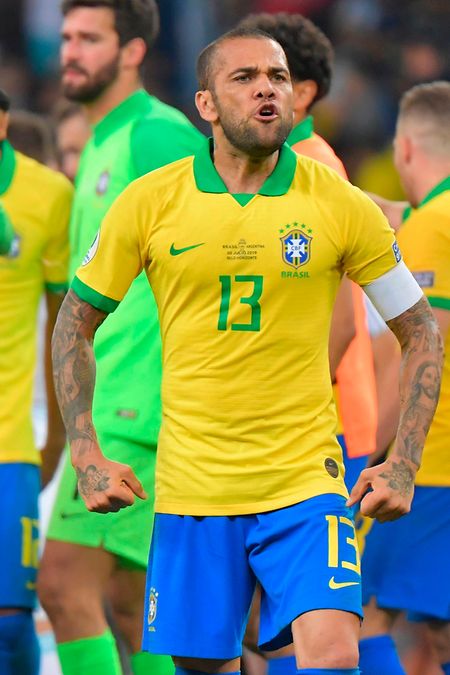 Le capitaine brésilien Dani Alves était en feu à Belo Horizonte
