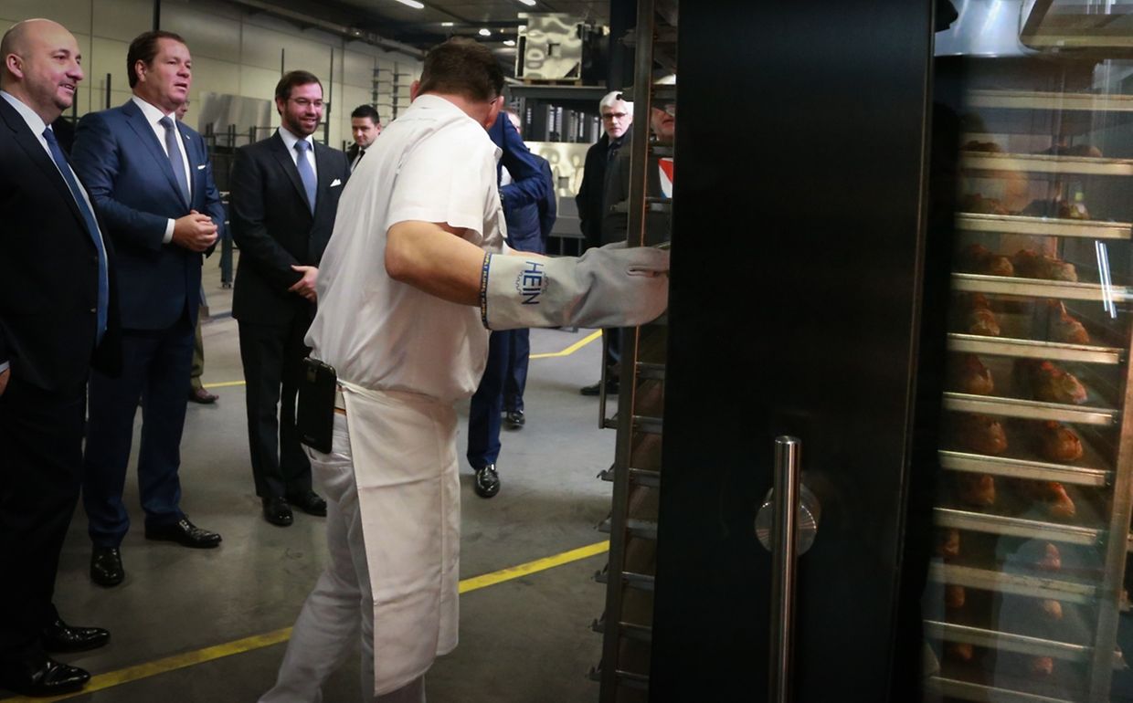 Hein Backöfen seien preislich und qualitativ „high end“, erklärt Ferdinand Hein. Vom Resultat konnte sich der Erbgroßherzog gleich selbst überzeugen. Zu den wohl bekanntesten Kunden gehört die Bäckereikette Le Pain Quotidien, die weltweit Hein Öfen benutzt. 