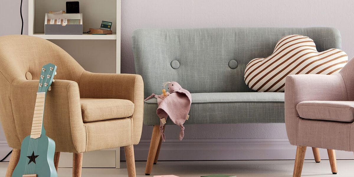 Die Polstermöbel im Miniformat von Kids Concept laden zum Entspannen ein, ab 120 Euro.