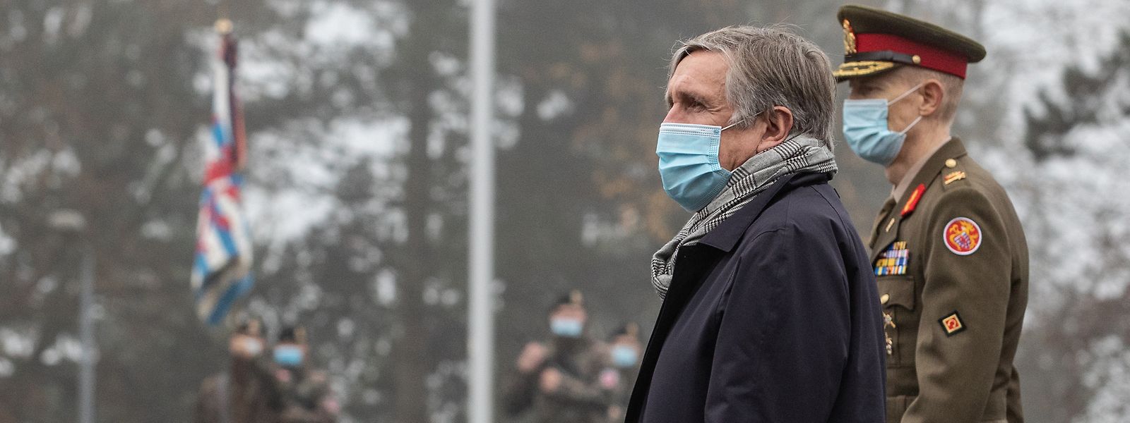 Ministre de la Défense et chef d'état-major ont sept ans devant eux pour recruter le personnel à affecter à l'hôpital militaire.