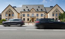 Die Beamten sollen rund 20 Jahre lang Gelder der Gemeinde veruntreut haben.