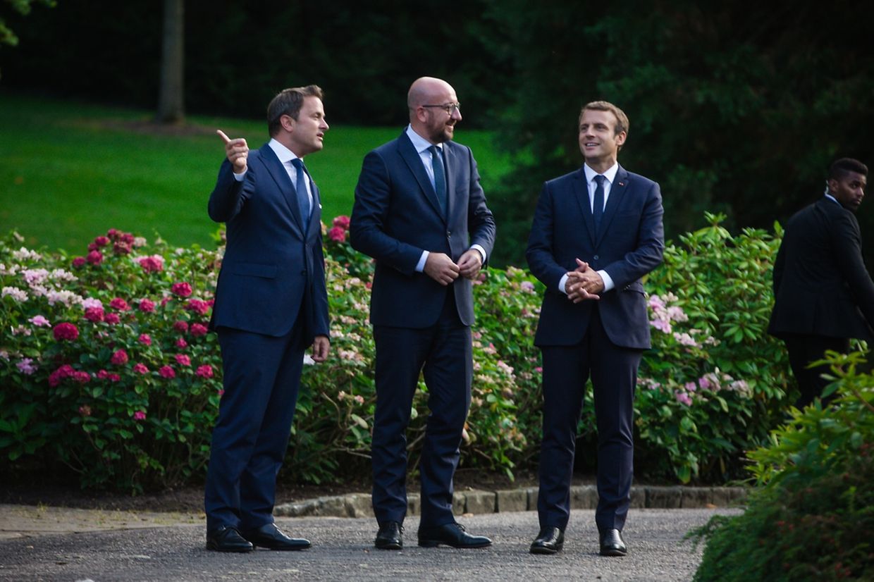 Emmanuel Macron, Xavier Bettel et Charles Michel, au château de Senningen pour une entretien trilatéral