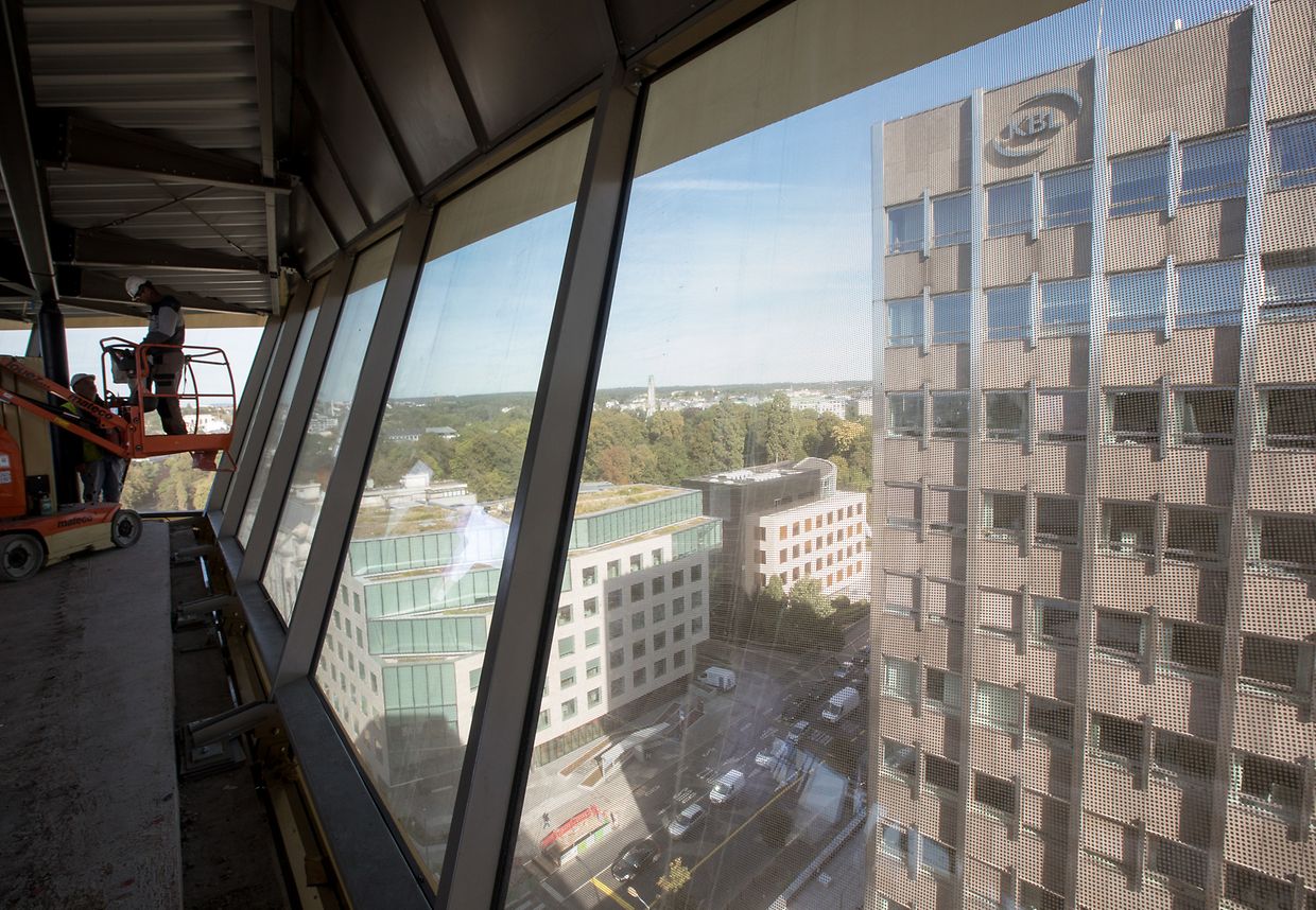 Vue imprenable sur la KBL mais aussi le champ du Glacis et donc la Schueberfouer.
