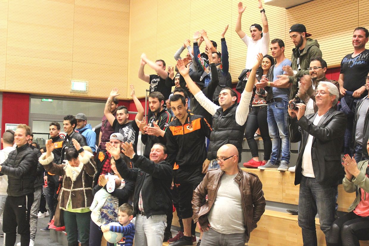 O público aplaudiu no final do jogo