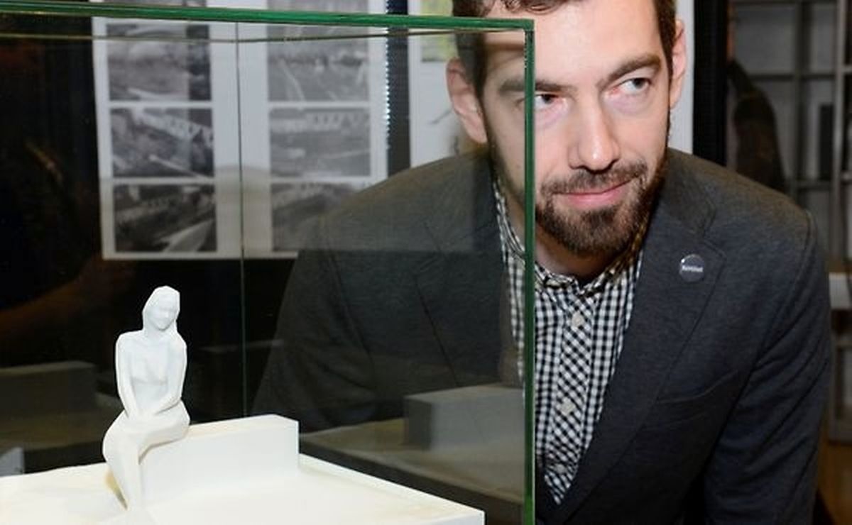 Le projet de Mélusine de Serge Ecker avait été exposé au Musée d'Histoire de la Ville de Luxembourg et avait obtenu les faveurs du jury mais pas du grand public qui avait voté via internet.