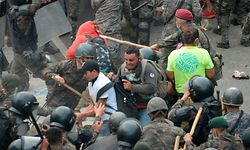 Forças de segurança da Guatemala dispararam gás lacrimogéneo sobre uma caravana de milhares de migrantes que se dirigiam para os EUA.