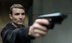 Der irische Schauspieler Martin McCann liefert als Umweltaktivist Jack de Long eine fesselnde schauspielerische Leistung ab.  