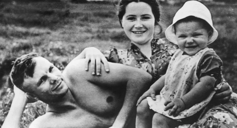 (FILES) In this file photo Soviet cosmonaut Major Yuri Gagarin, first cosmonaut in history, poses on the beach of Glasma with his wife Valentina and daughter Jelena in June 1960. - Sixty years ago Monday Soviet cosmonaut Yuri Gagarin became the first person in space, securing victory for Moscow in its race with Washington and marking a new chapter in the history of space exploration. (Photo by - / AFP)