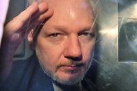 WikiLeaks Gründer Julian Assange wurde zu 50 Wochen Gefängnis verurteilt.