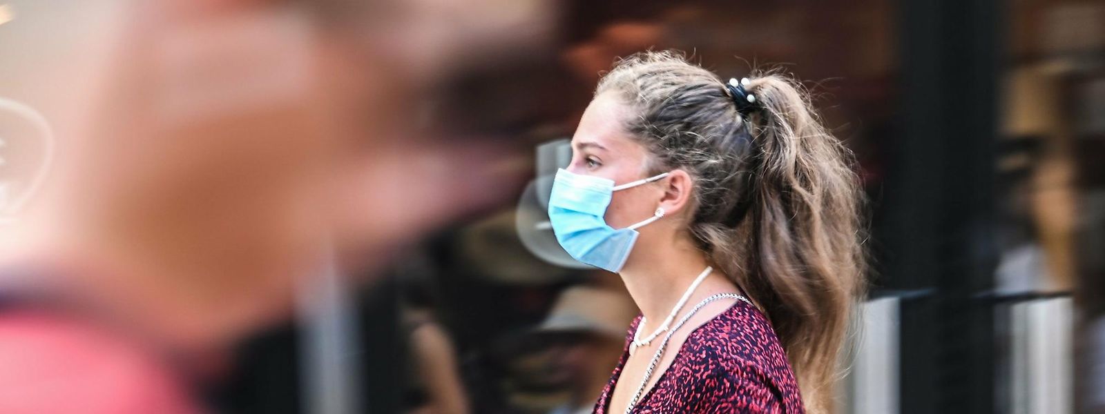 O uso da máscara e a desinfeção das mãos ajudou à diminuição dos casos de gripe no último ano.