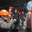 Die Minister Lex Delles (Tourism) und Sam Tanson (Kultur) besichtigten den neuen 350 m langen unterirdischen touristischen Rundweg in den Schiefergruben von Obermartelingen.  / Foto: Nico MULLER