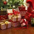 Egal ob längst vergessene oder sogar gestohlene Geschenke, eine Massenschlägerei unter Weihnachtsmännern oder politische Versprechen zum Fest: Weihnachten hält allerhand Kurioses parat. 