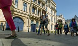 17.07.14 Tourismus in Luxemburg-Stadt, Luxemburg , Touristen, Foto. Marc Wilwert