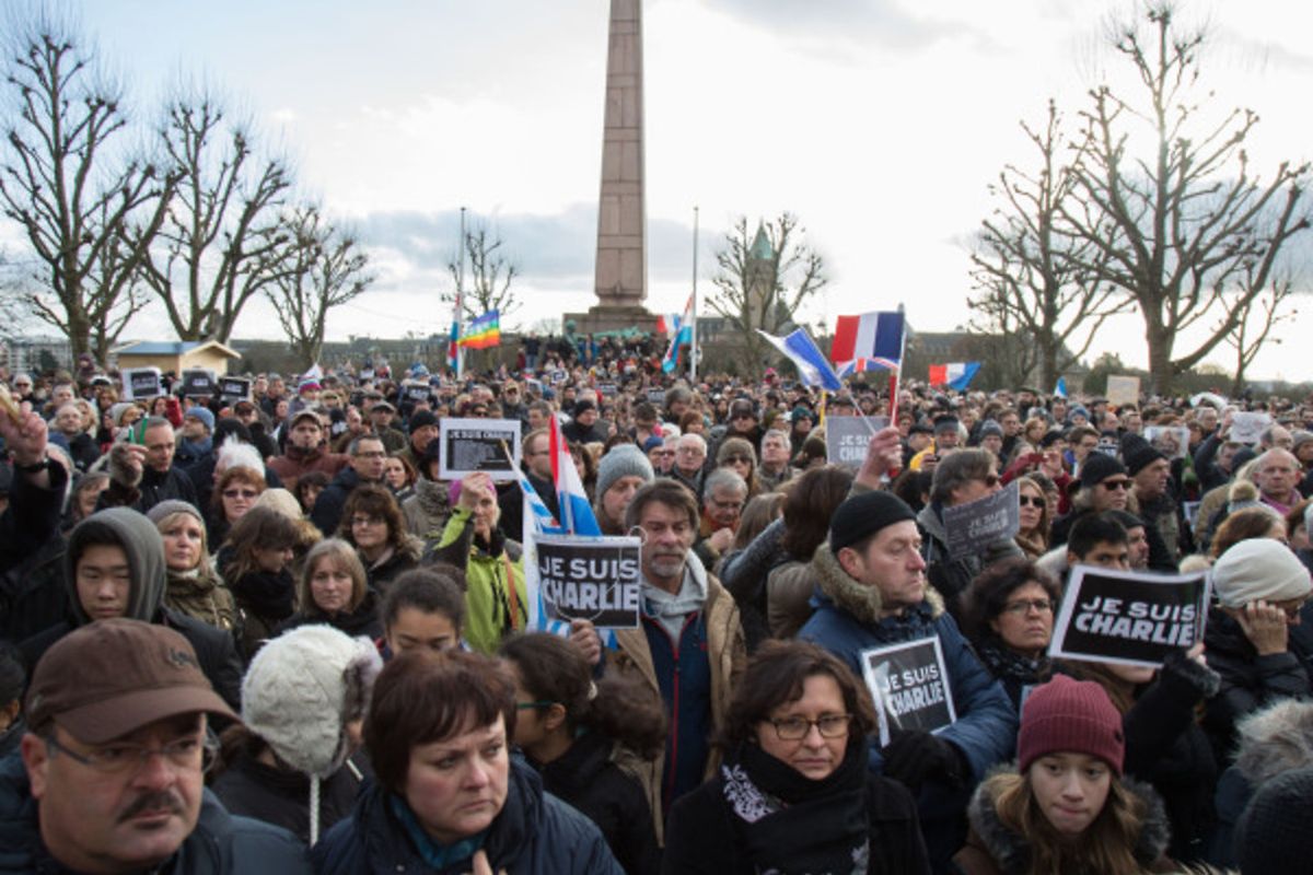 Demonstration auf der Place de la Constitution für die Opfer der Attentate von Paris.