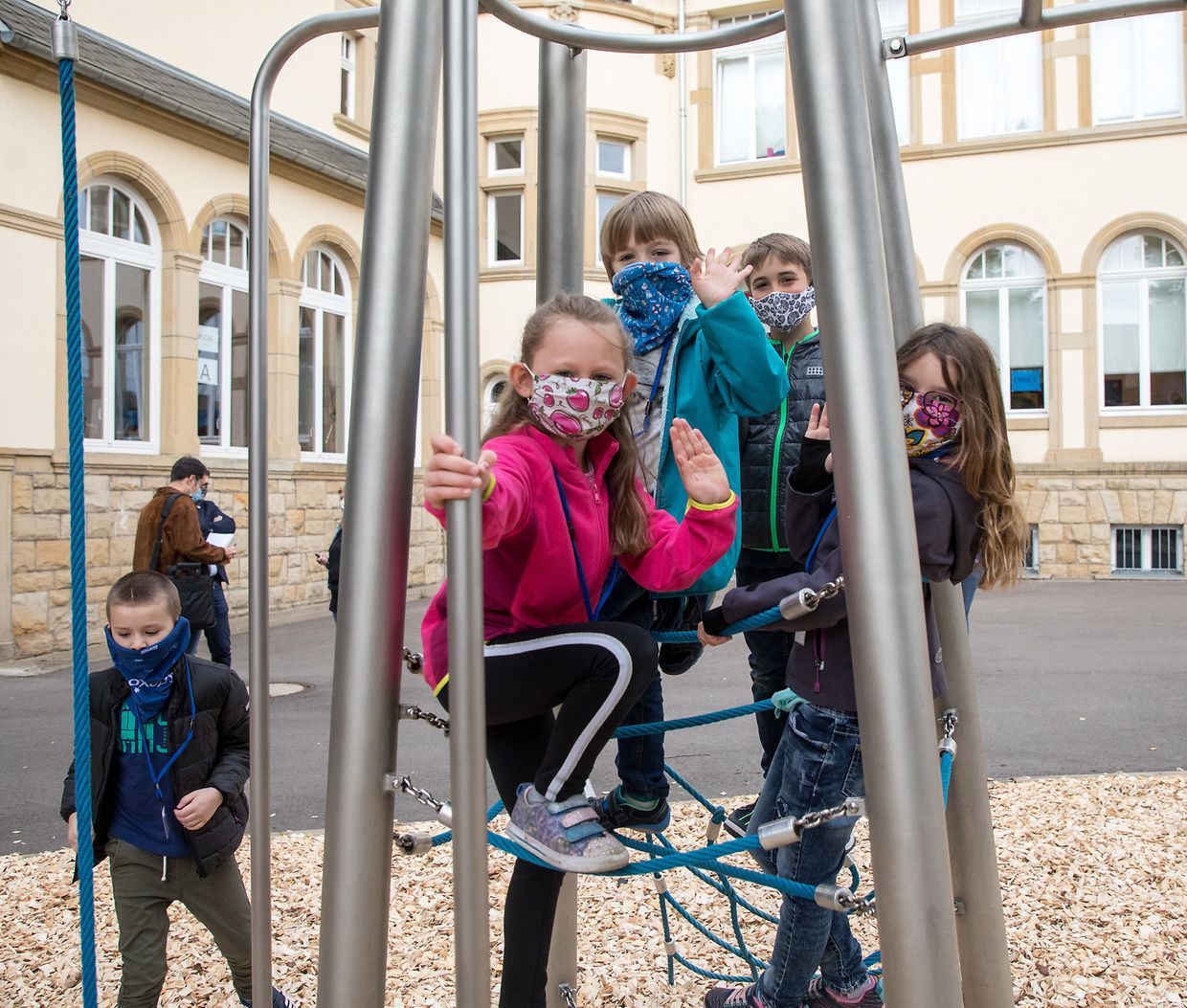 In der "Maacher Schoul" überwieg die Freude über den ersten richtigen Schultag nach der langen Corona-Pause. 