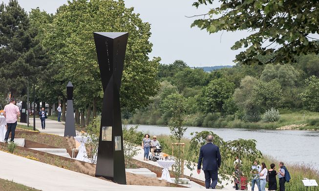 The Moselle Promenade at Grevenmacher tells the story of several legends from the town
