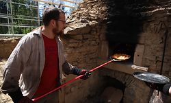 André Kirsch, von Beruf Archäologe und in seiner Freizeit Pizzabäcker, ist sich zu 95 Prozent sicher, dass der Ofen damals genau so ausgesehen hat, wie er nun wieder aufgebaut wurde.