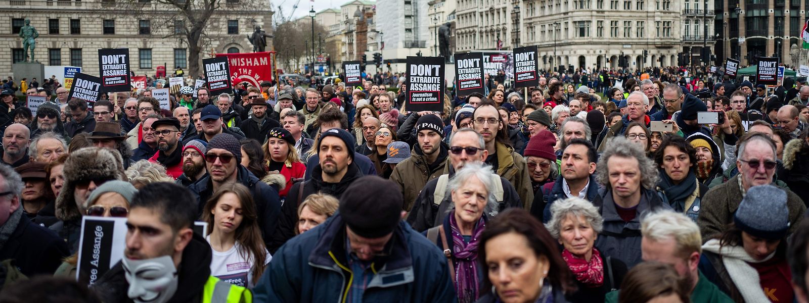 Tausende Menschen demonstrierten am Samstag in London.