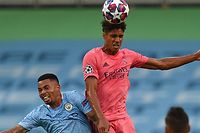 Raphaël Varane (r.) lieferte eine sehr unglückliche Vorstellung ab.