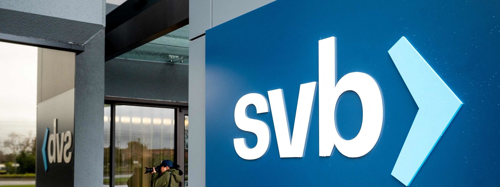 La banque SVB, qui ne parvenait plus à faire face aux retraits massifs de ses clients, a été fermée vendredi par les autorités américaines. 