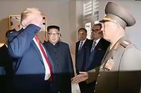 Moment der Unachtsamkeit oder Kalkül? Donald Trump salutiert vor einem nordkoreanischen General.