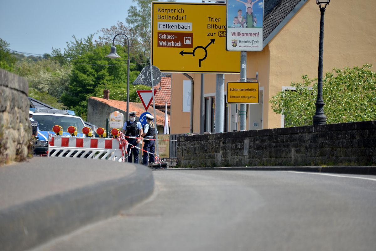 Die Schließung der Grenze zwischen Luxemburg und Deutschland (im Bild: Echternacherbrück) sorgt seit Tagen für Unmut entlang von Sauer, Mosel und Our.