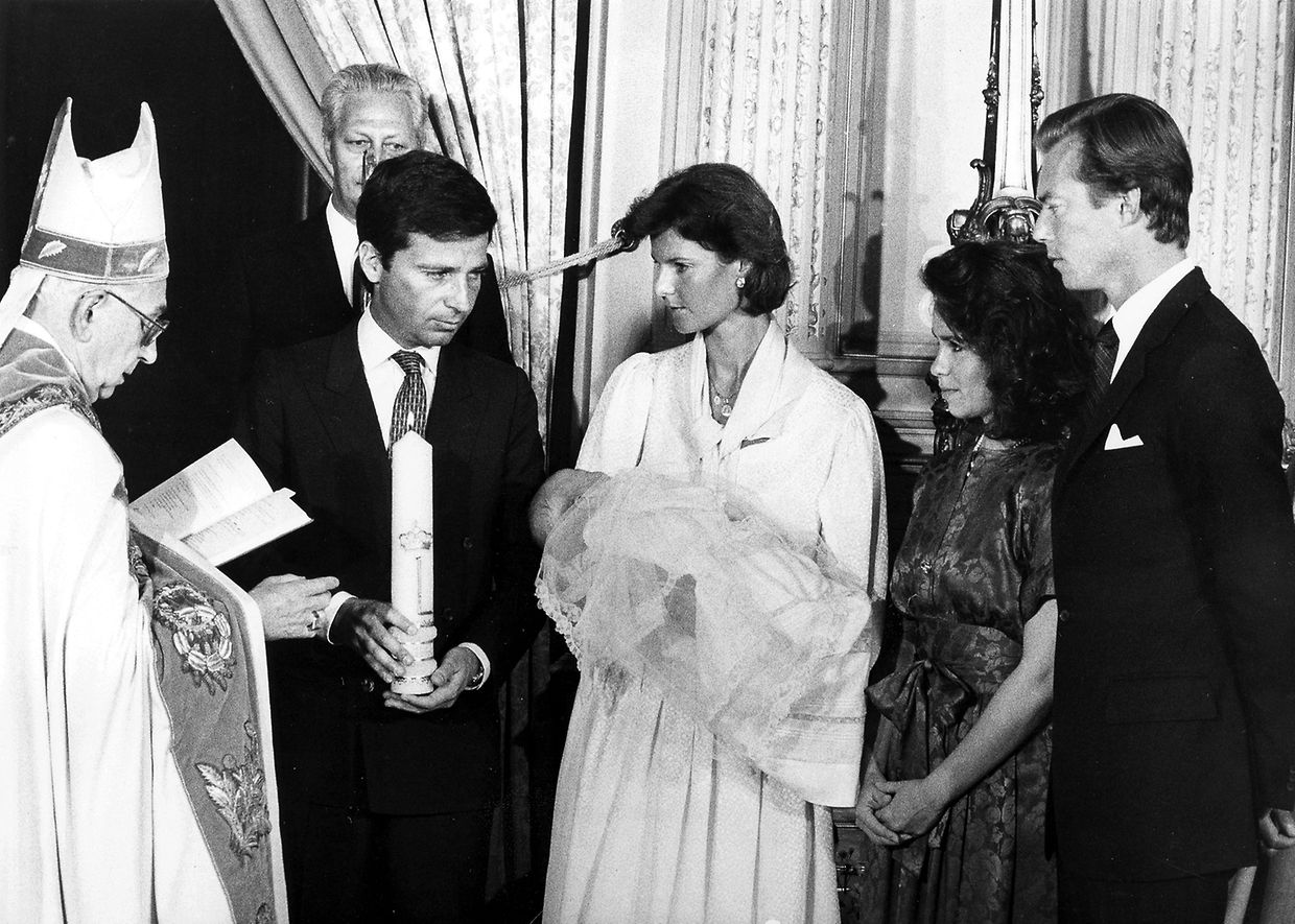1986: Prince Louis is christened.